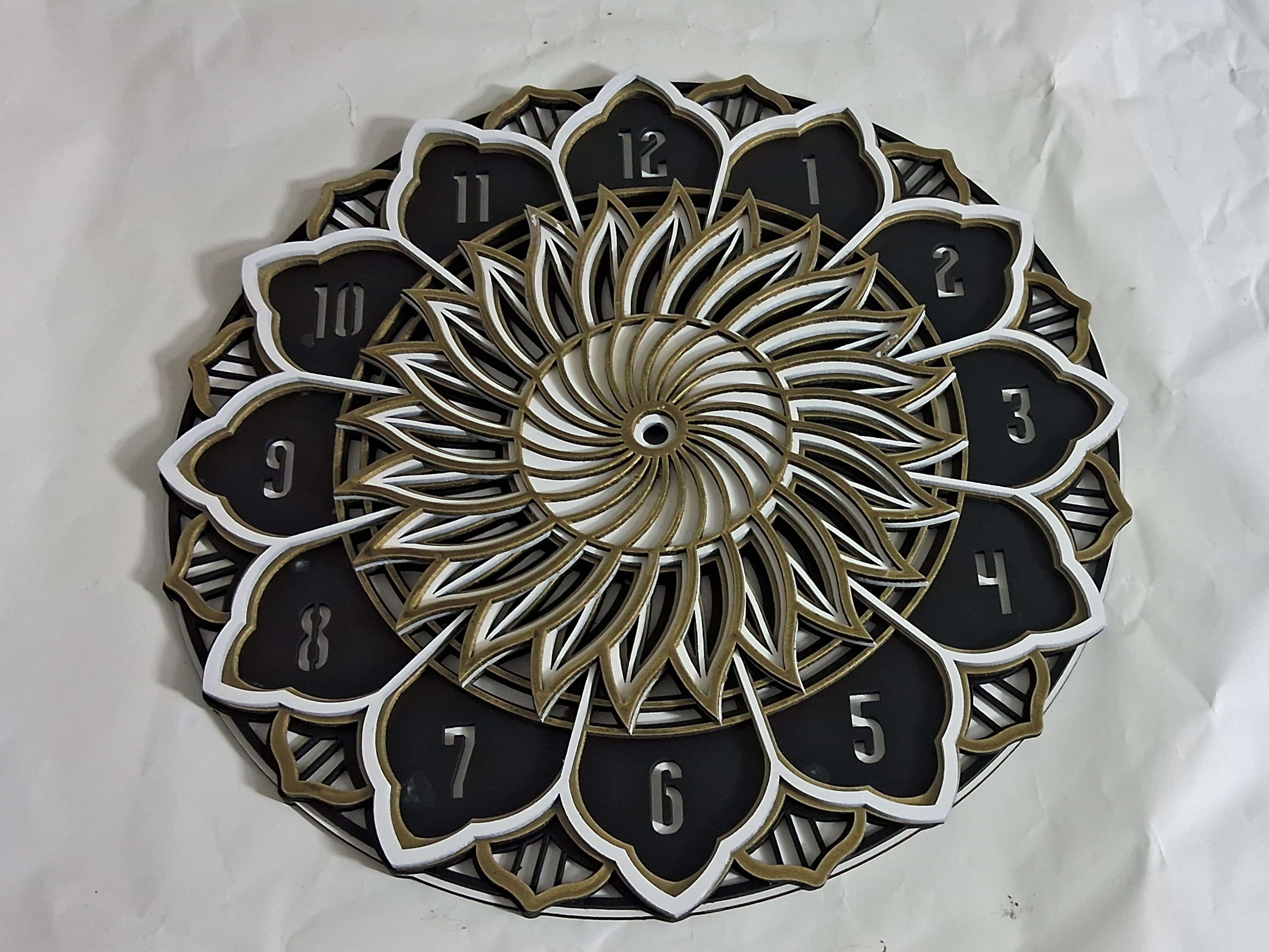 ساعة حائد الوردة الذهبية