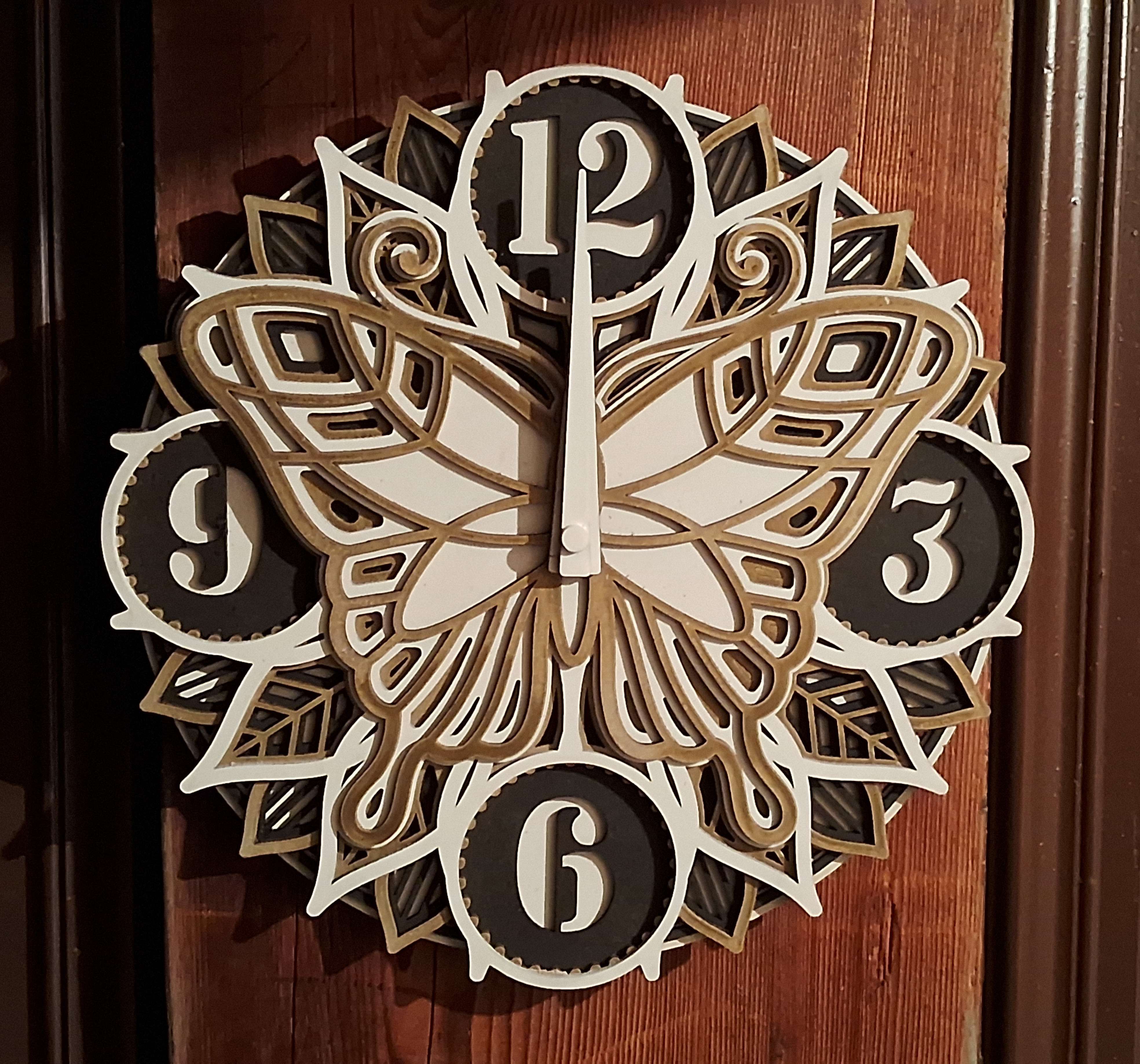 Horloge murale papillon